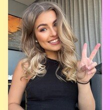 Karolína Holešová - profilový obrázok